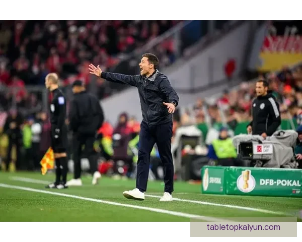 阿隆索在拜仁生涯亮点持续提升，展现出卓越的中场掌控能力与领导风范。